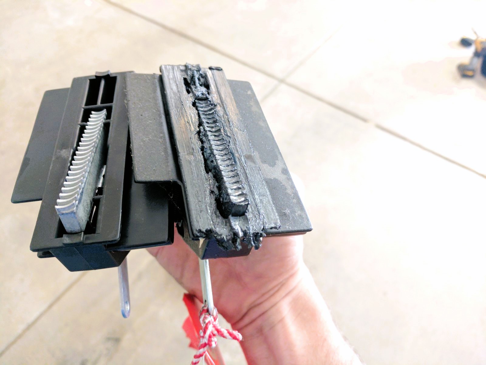 Broken garage opening mechanism