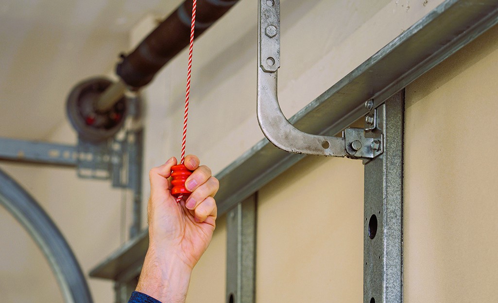 Do-it-yourself garage door repair
